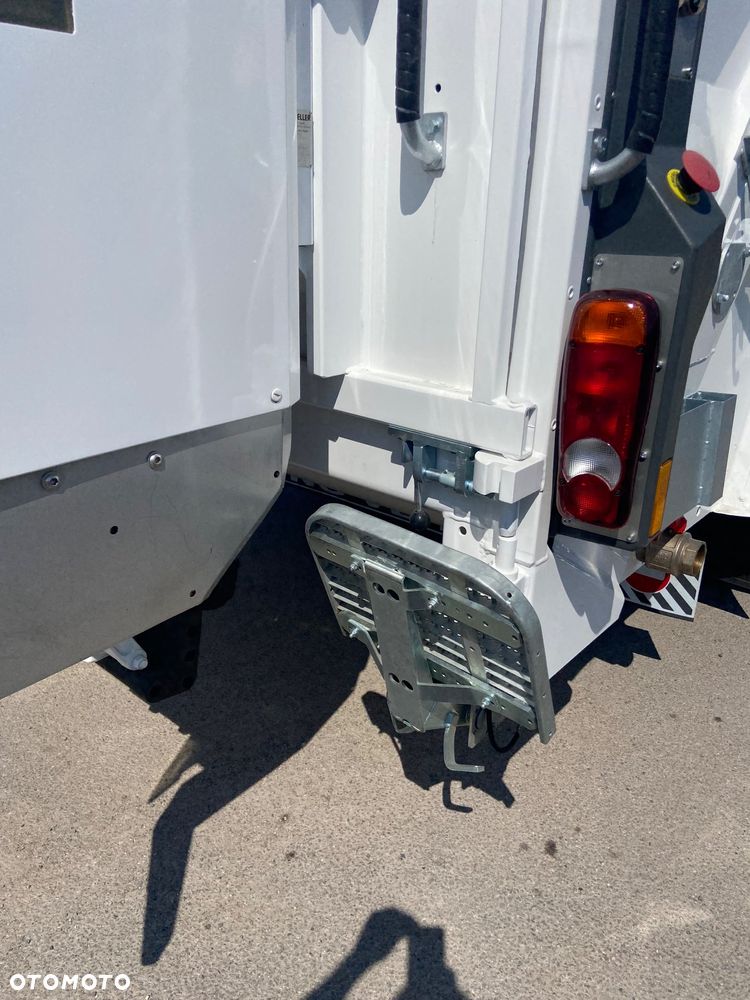 DAF CF 300 - 12