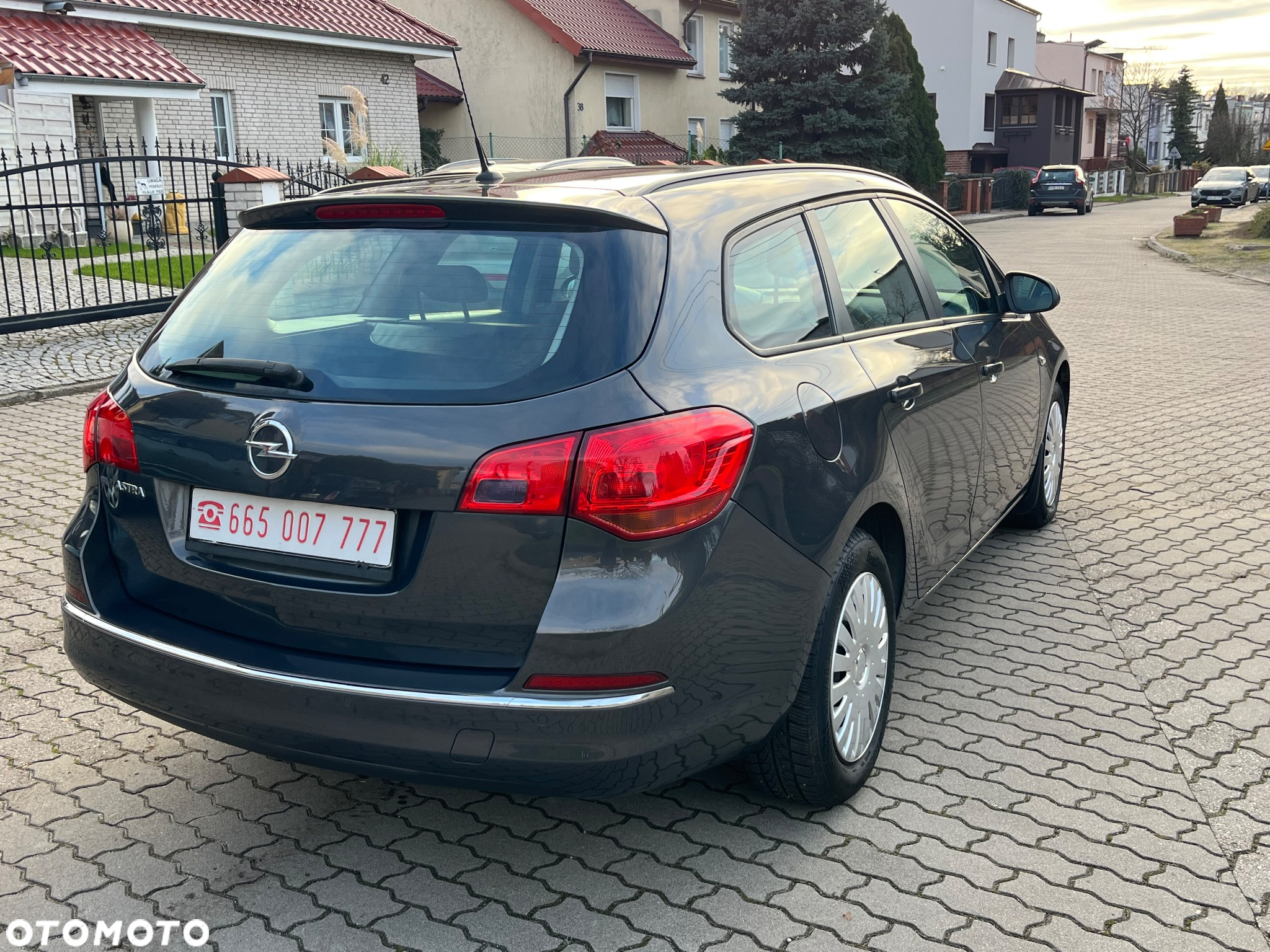 Opel Astra GTC 1.4 Turbo - 17