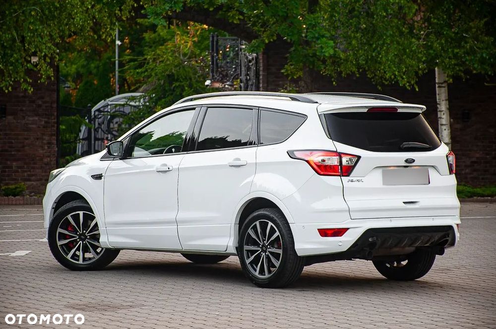 Ford Kuga 1.5 EcoBoost 2x4 ST-Line - 8