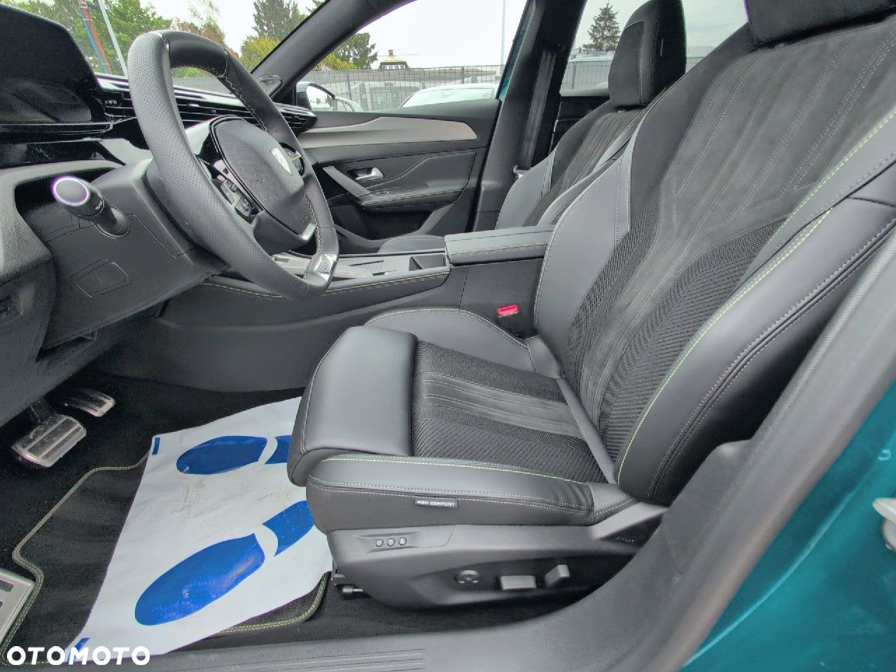 Peugeot 408 - 9