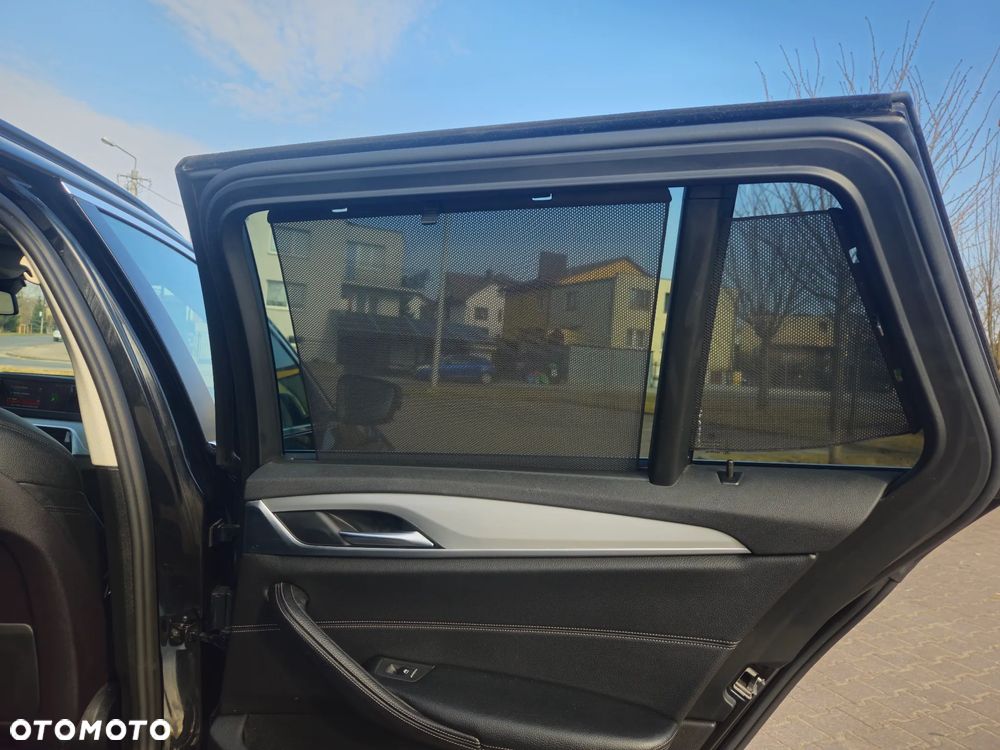 BMW Seria 5 520d Luxury Line - 33