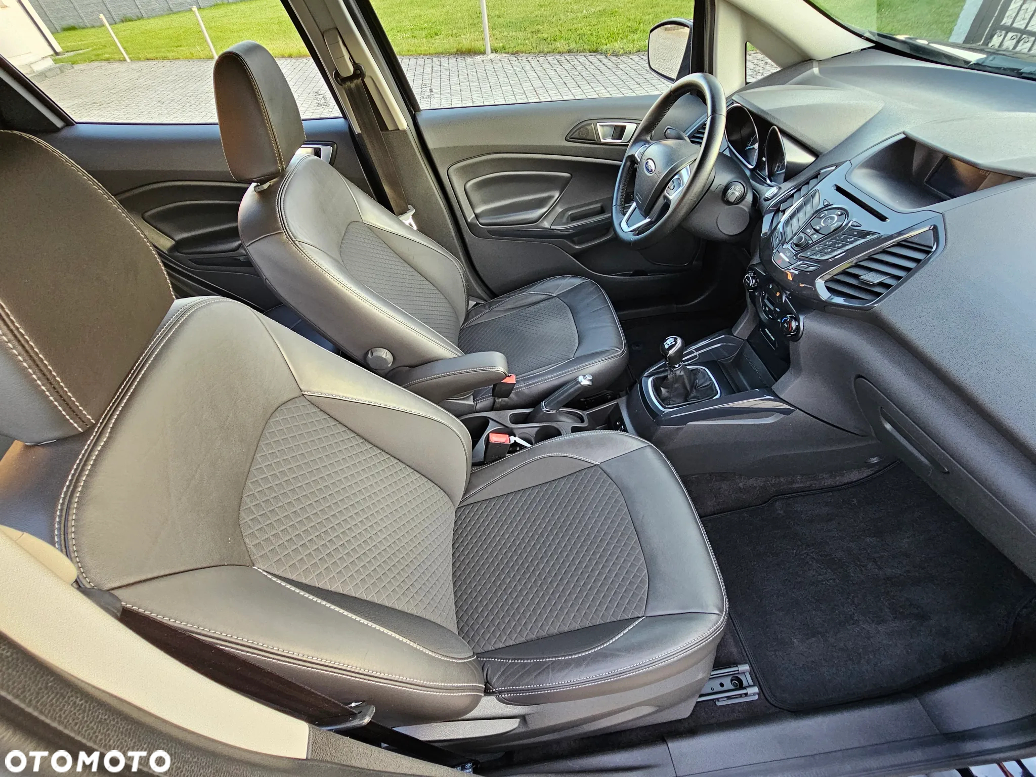 Ford EcoSport 1.0 EcoBoost TITANIUM - 17