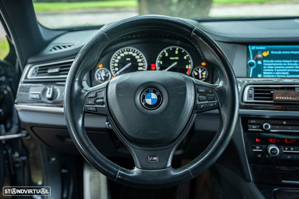 BMW 740 d Pack M - 15