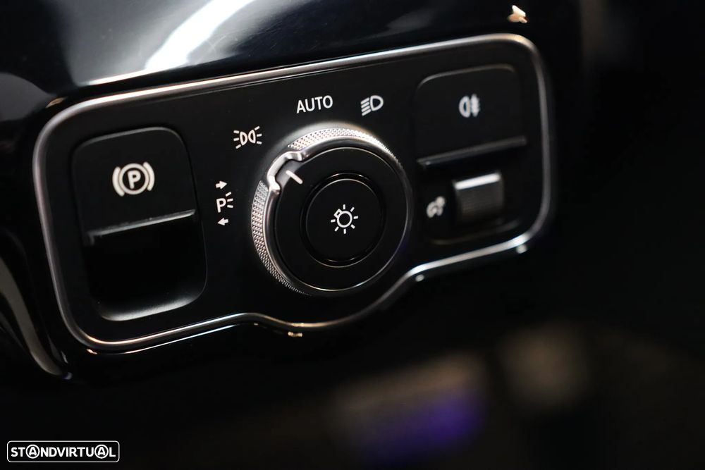 Mercedes-Benz A 180 d 7G-DCT AMG Line - 11