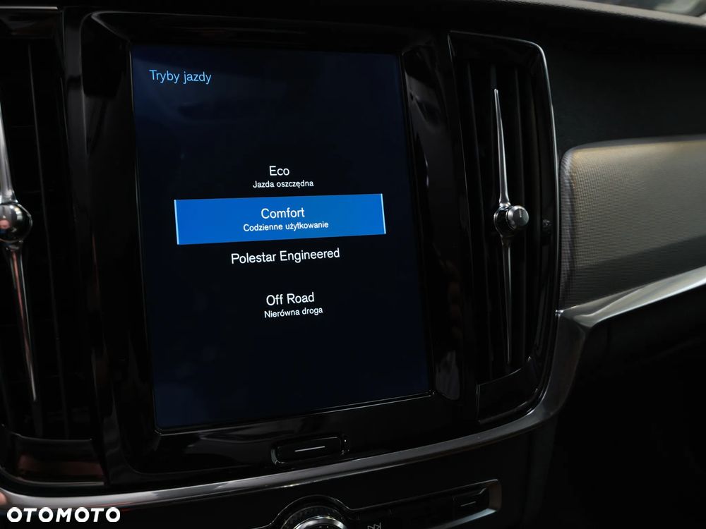 Volvo V90 Cross Country D4 AWD Pro - 36