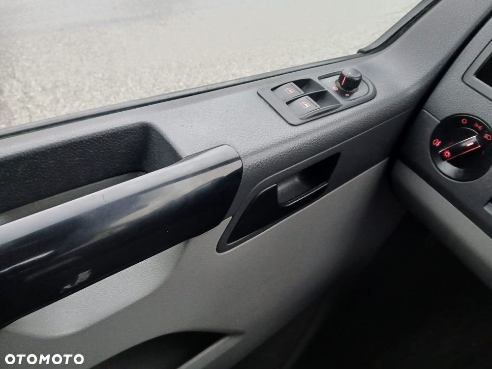 Volkswagen T5 TRANSPORTER - 13