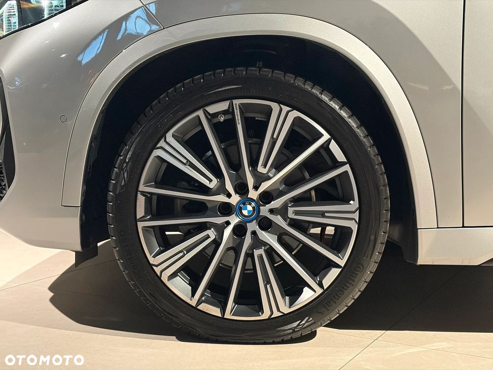 BMW iX1 xDrive30 66.5kWh M Sport - 10