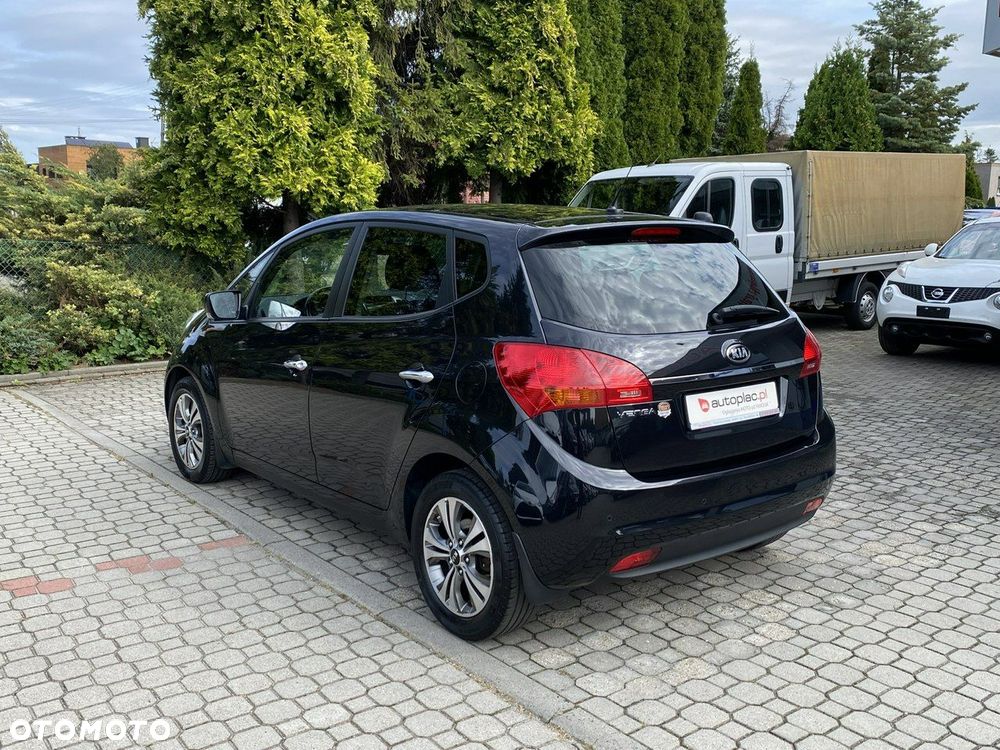 Kia Venga - 7