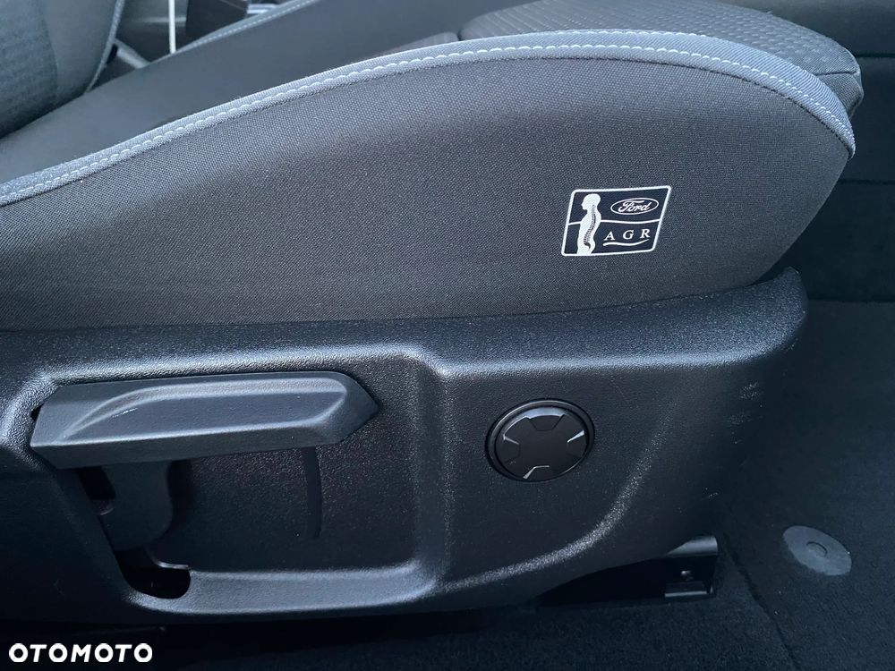 Ford Focus 1.5 EcoBlue STart-Stopp-System TITANIUM X - 24