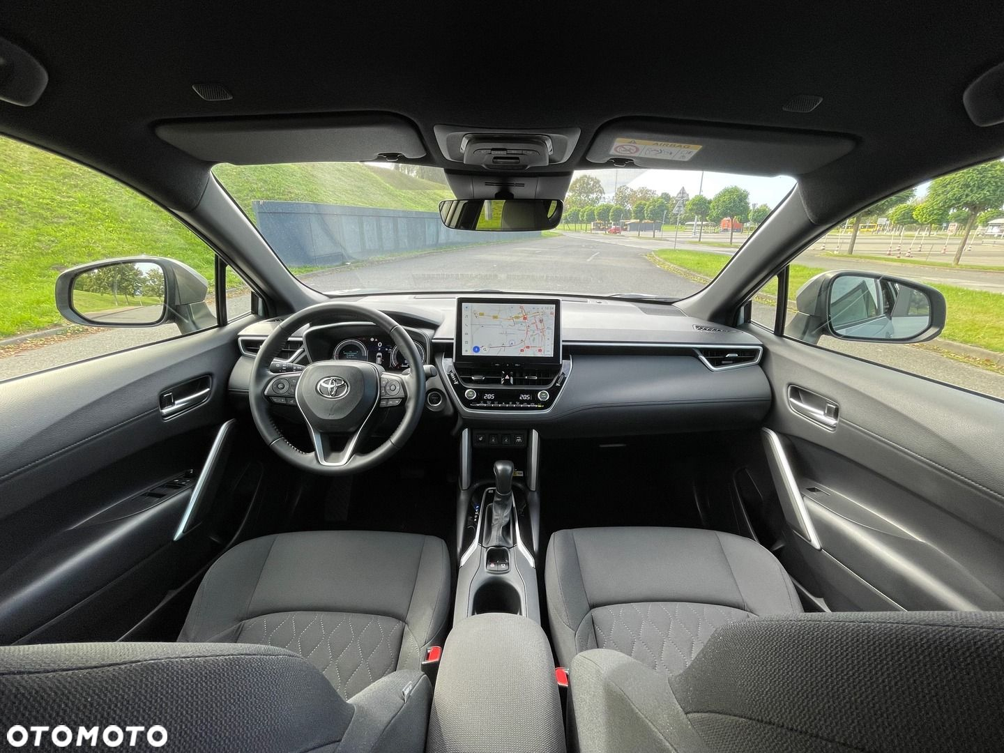 Toyota Corolla Cross - 25