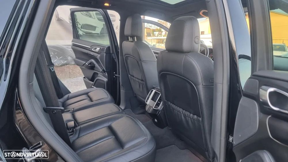 Porsche Cayenne S E-Hybrid - 13