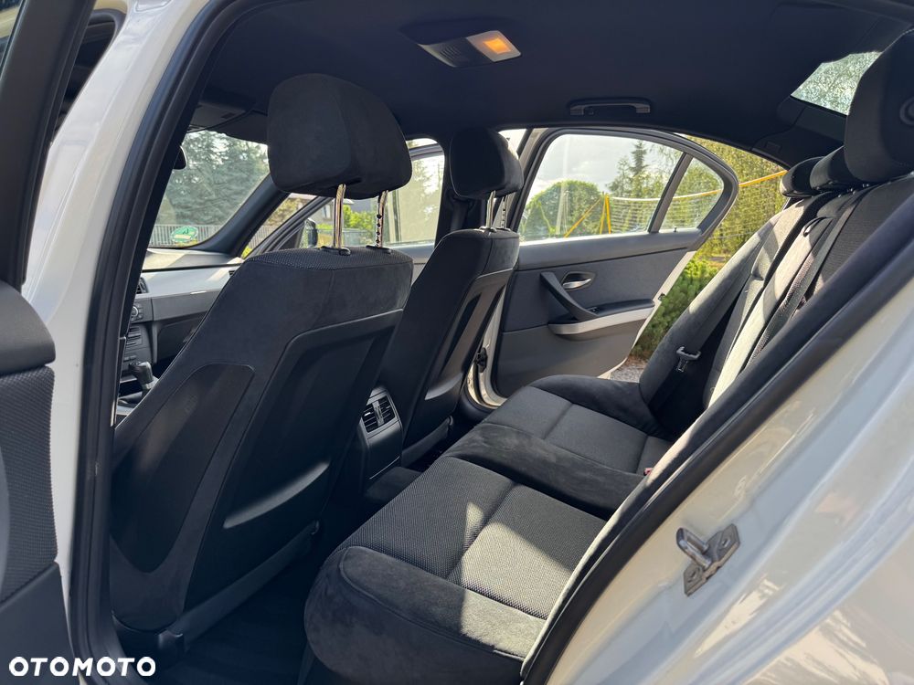 BMW Seria 3 320d M Sport EU6 - 23