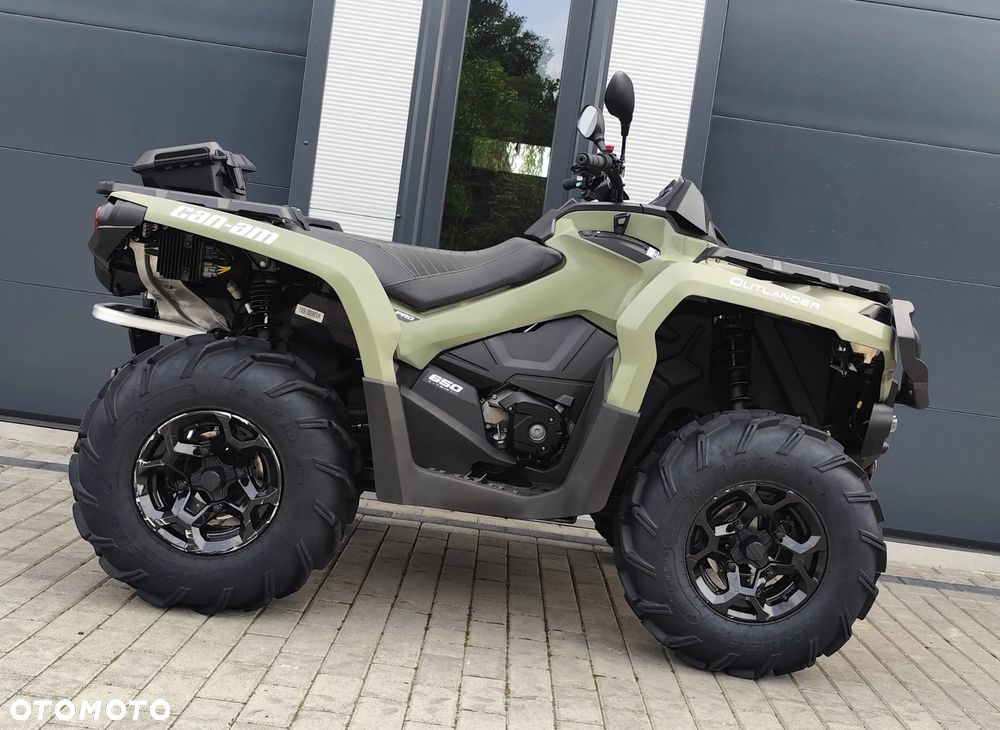 Can-Am Outlander - 6