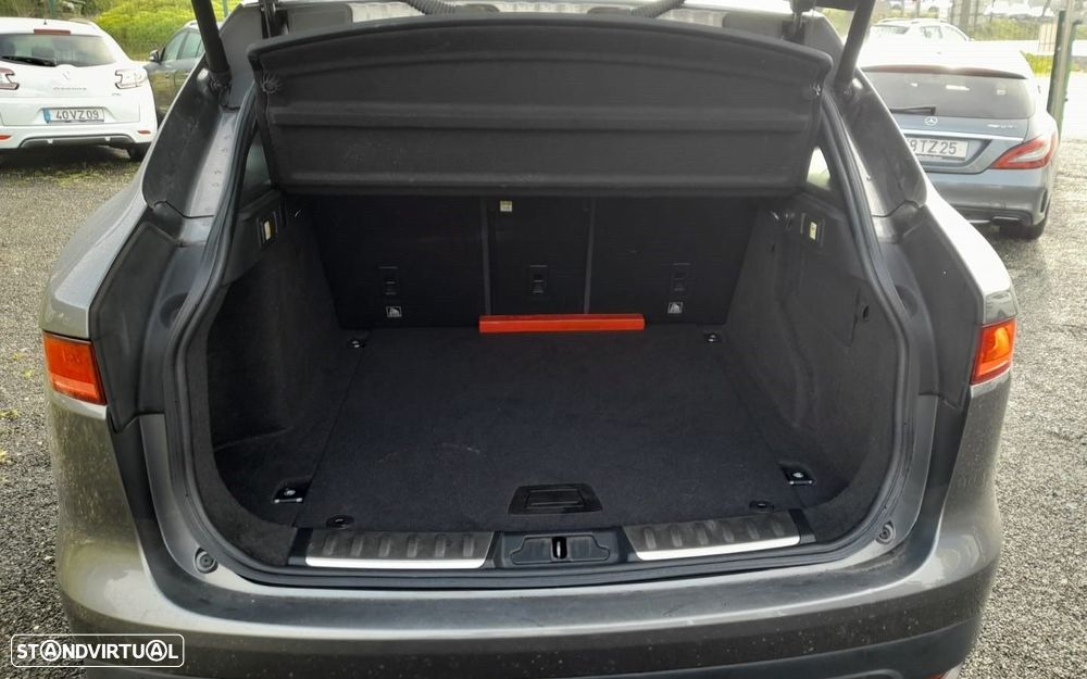 Jaguar F-Pace 2.0 i4D Prestige AWD Aut. - 15