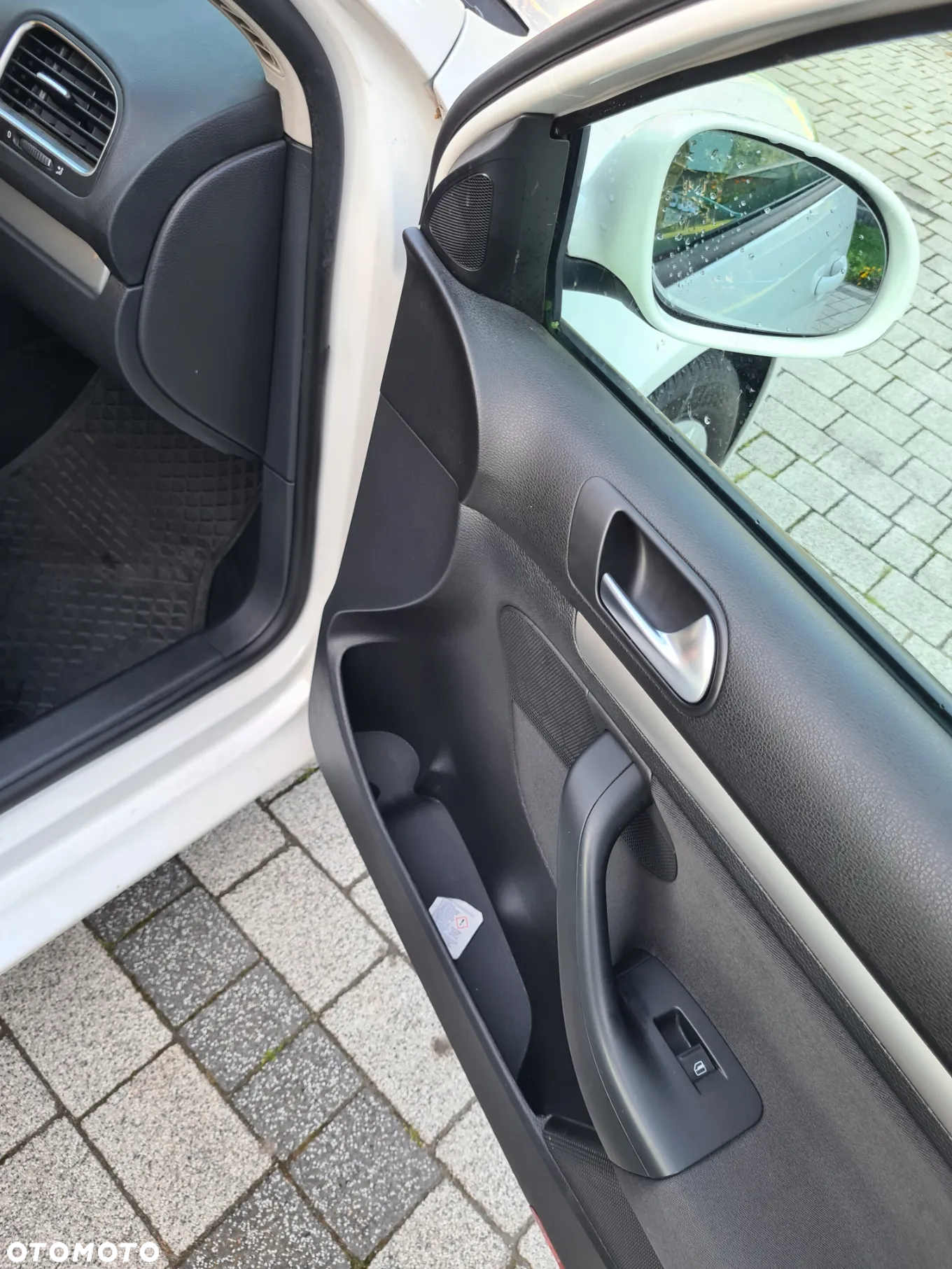 Volkswagen Golf 1.6 TDI DPF Trendline - 28