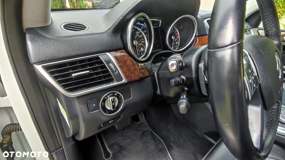 Mercedes-Benz GL 500 4-Matic - 27