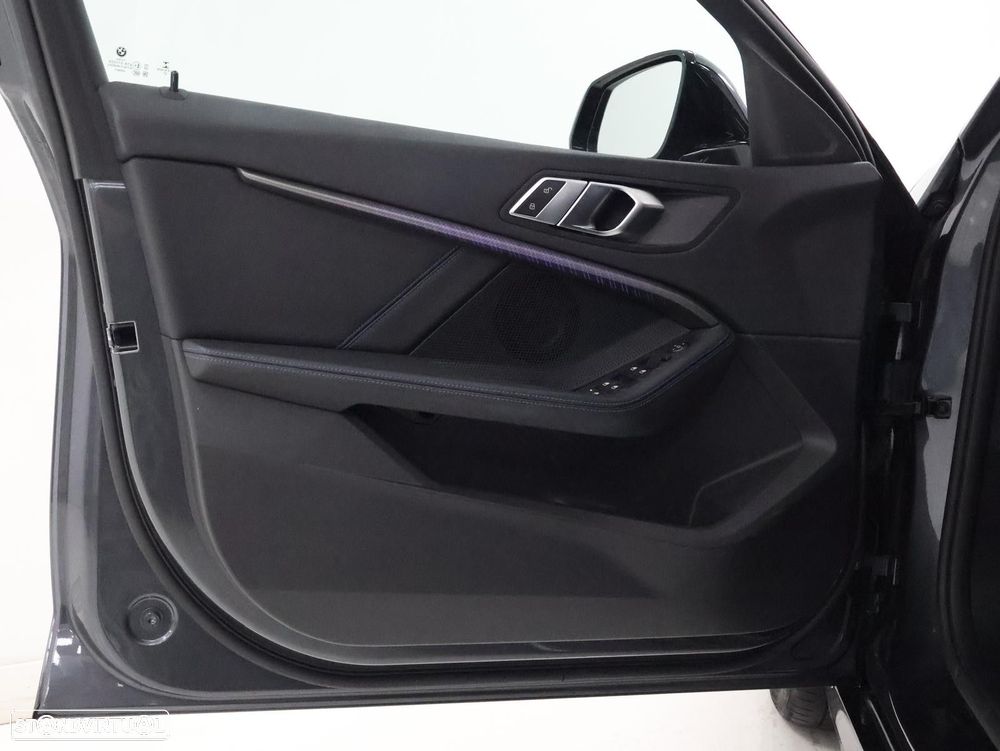 BMW 116 d Pack Desportivo M - 11