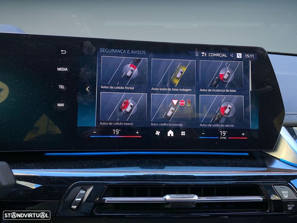 BMW iX1 eDrive20 Pack Desportivo M Pro - 10