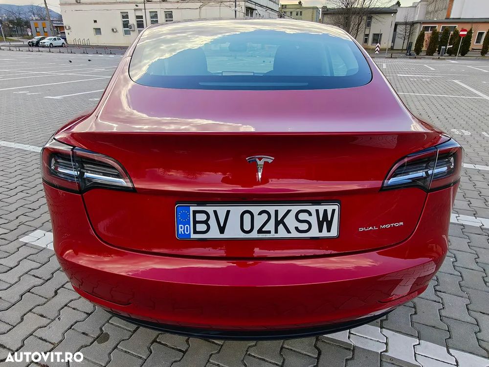 Tesla Model 3 - 7