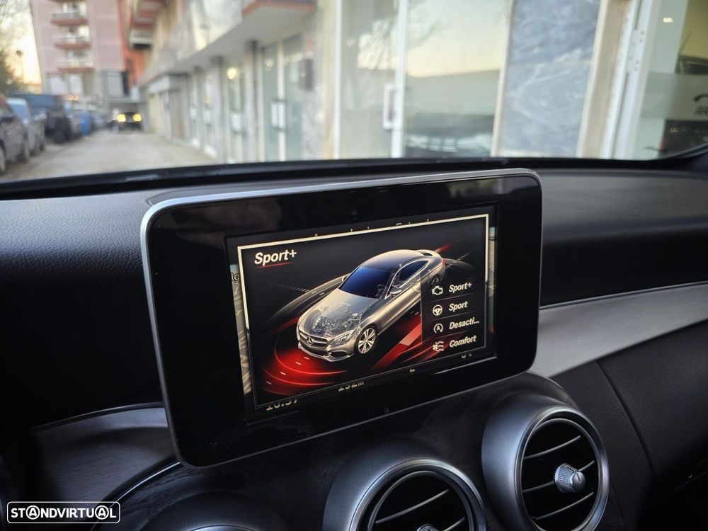 Mercedes-Benz C 220 d Coupe 9G-TRONIC AMG Line - 25