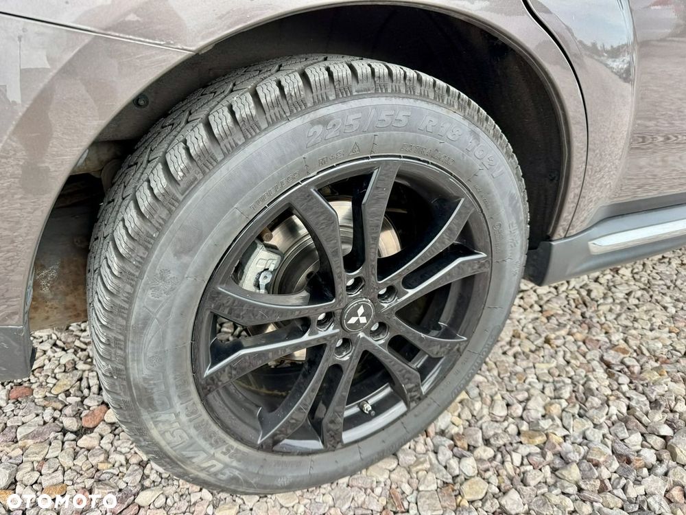 Mitsubishi Outlander - 3