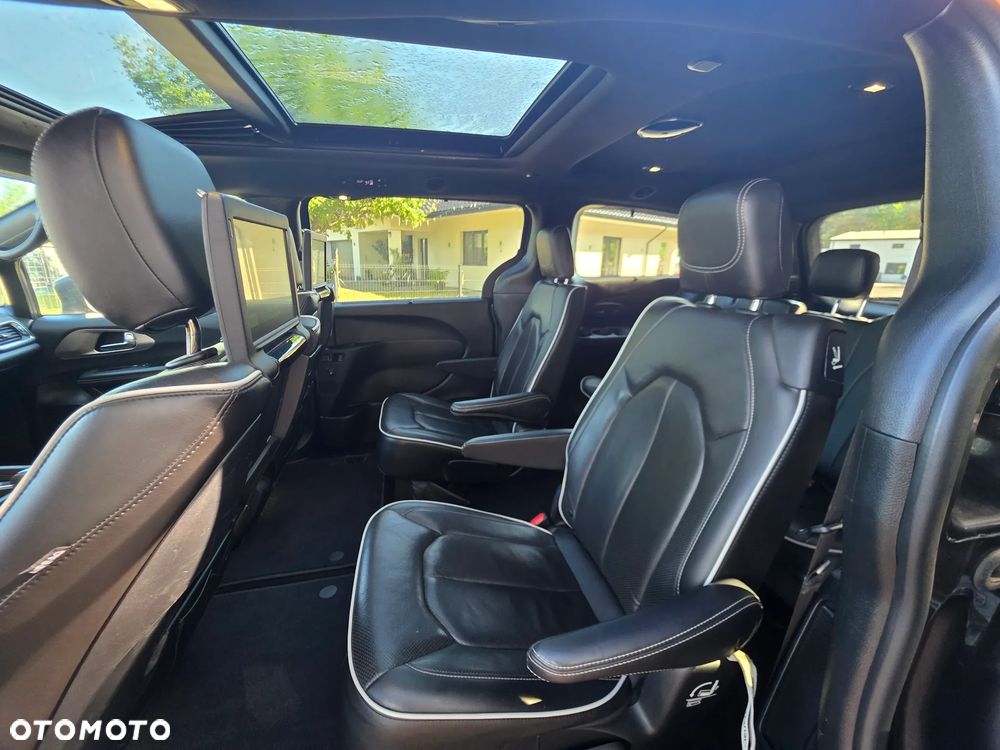 Chrysler Pacifica - 19