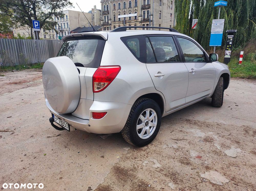 Toyota RAV4 - 4