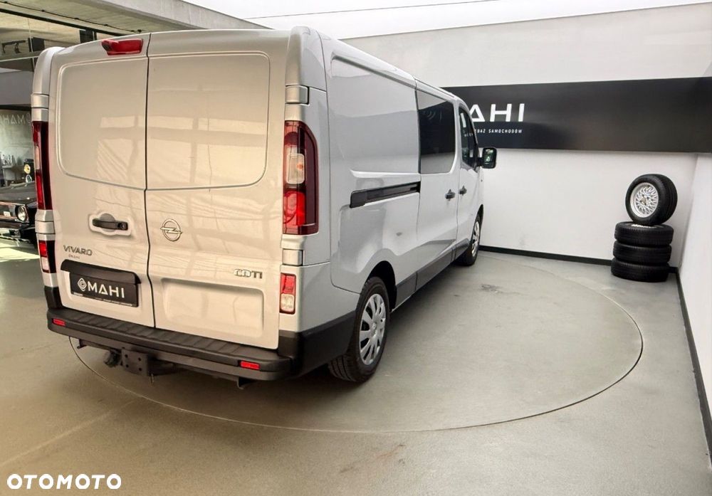 Opel Vivaro - 11