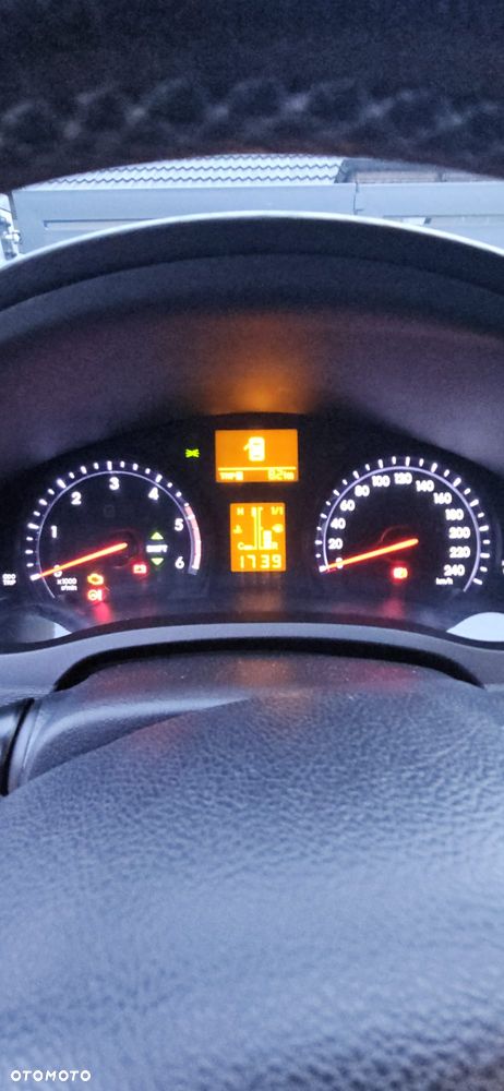 Toyota Avensis 2.0 D-4D Active - 4