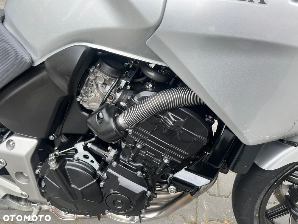 Honda CBF - 12