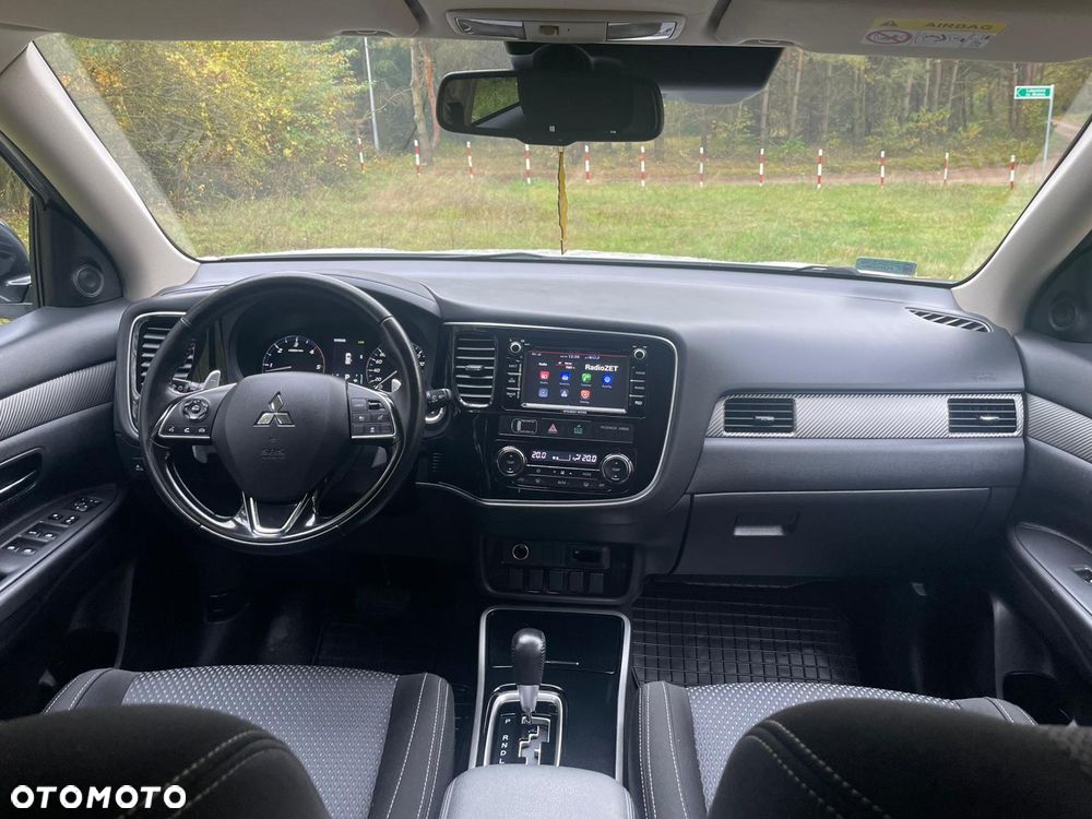 Mitsubishi Outlander 2.2 DI-D 4WD Automatik Edition 100+ - 10