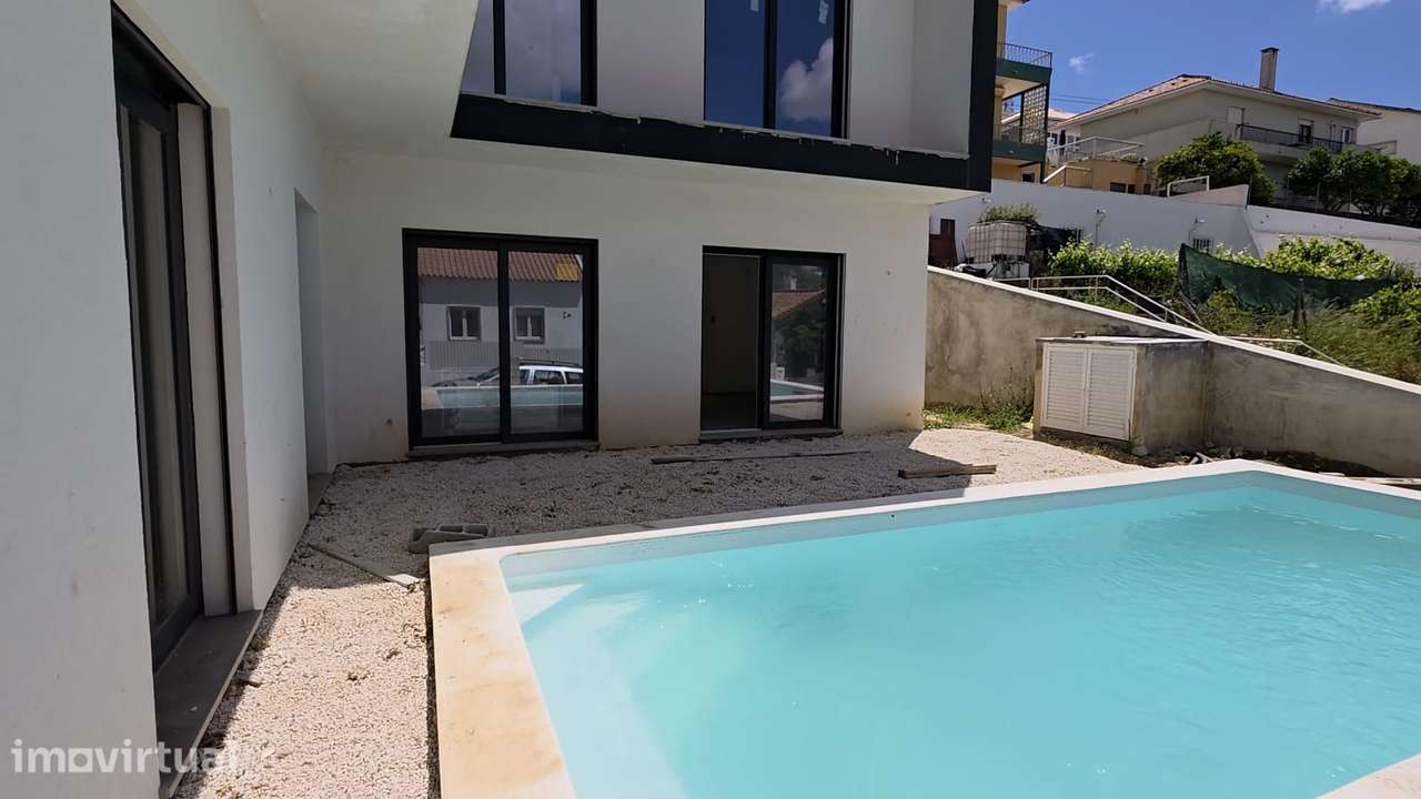 Moradia T4 NOVA Premium com Piscina | A+ | Porto Salvo, Oeiras - Grande imagem: 2/12