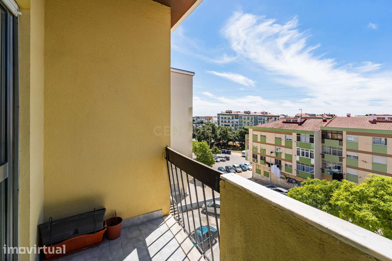 Apartamento T3 convertido em T2, em Corroios - Alto do Moinho - Grande imagem: 4/31
