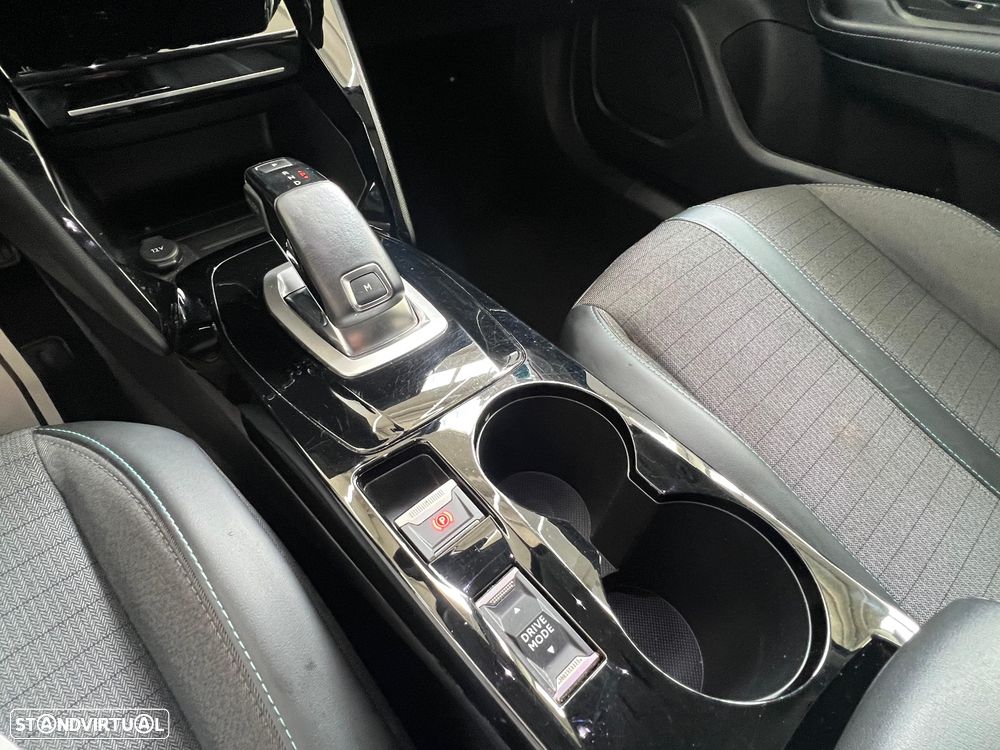 Peugeot 2008 1.2 PureTech Allure Pack EAT8 - 9