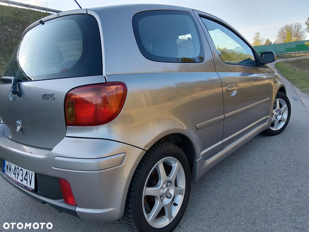 Toyota Yaris - 8