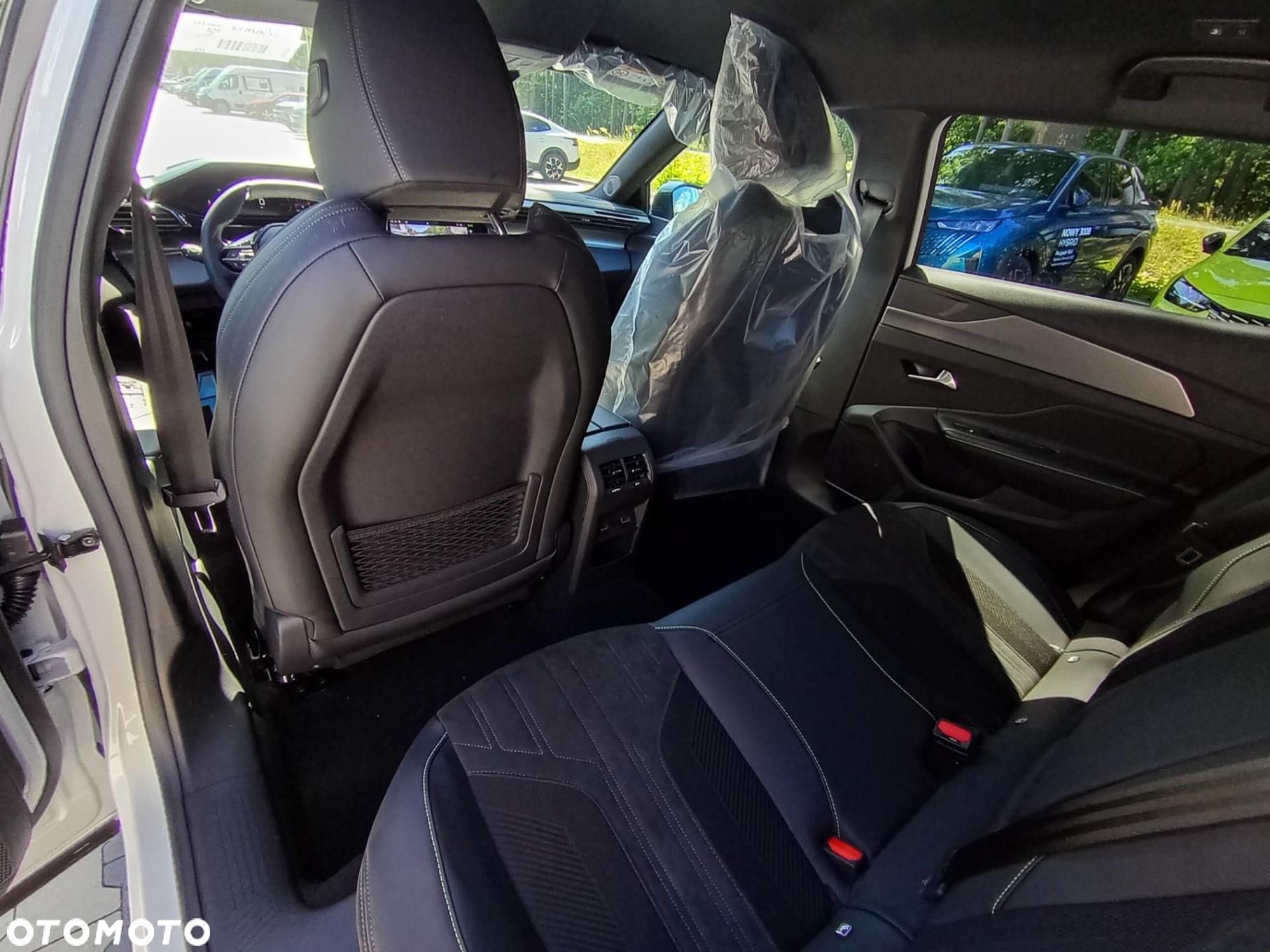 Peugeot 408 - 18