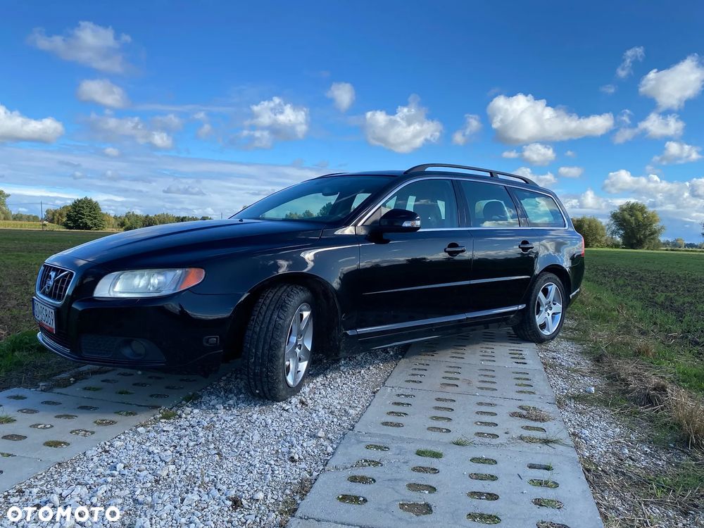 Volvo V70 2.5T Momentum - 2