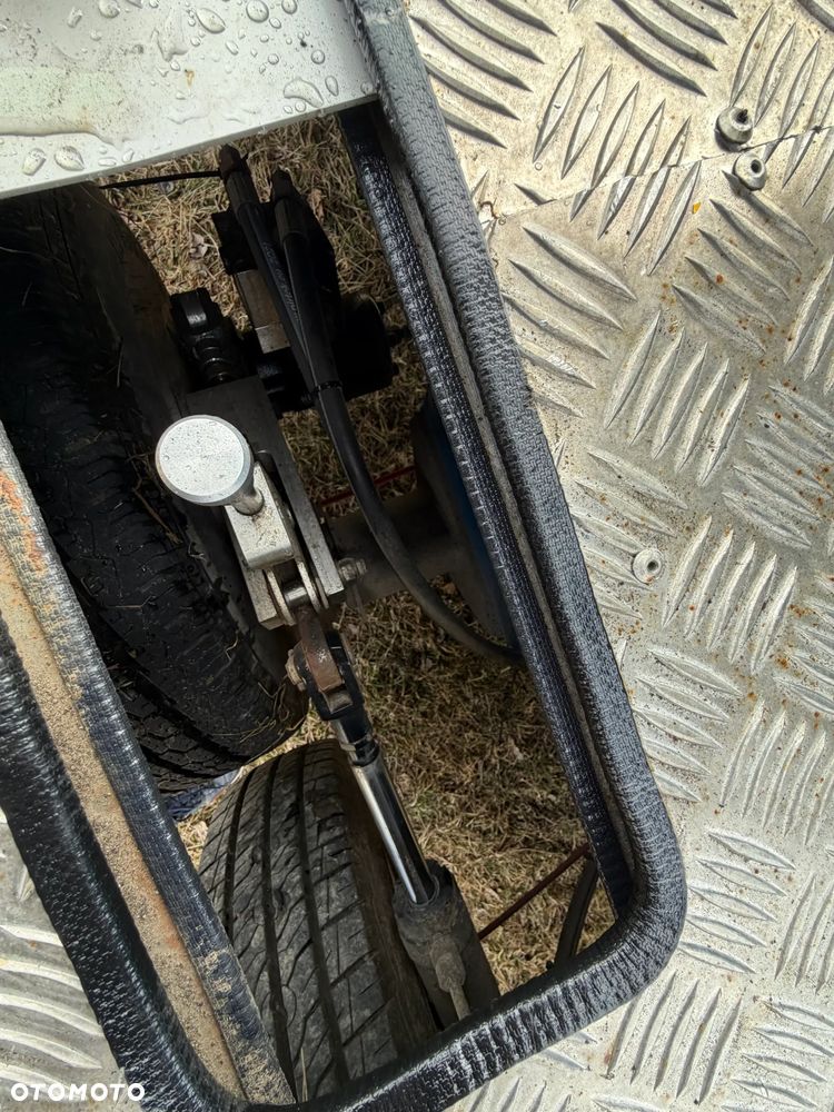 KLAAS 21/31TSP Dźwig Dekarski żuraw zwyżka podnośnik 31m. udźwig 1800kg max. Silnik Yanmar 3cyl. Dźwig Sterowany całkowicie zdalnie z pilota. Do 3,5 tony Transportowanie samochodem osobowym! Podwieszana oś Hydr. Własny Napęd Hydr. na 2 koła w terenie. Maszyna jak Nowa 2,5 tyś mtg. 2013r. Po serwisach Dekra BMWT. Sprowadzona z Norwegii. Nie różni się od nowej z salonu. Pełna Hydraulika w maszynie. Najbogatsza wersja. OKAZJA 230volt. Zero zużycia! - 33