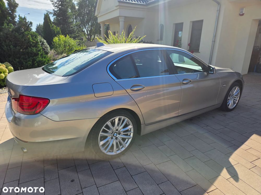 BMW Seria 5 535d xDrive - 11