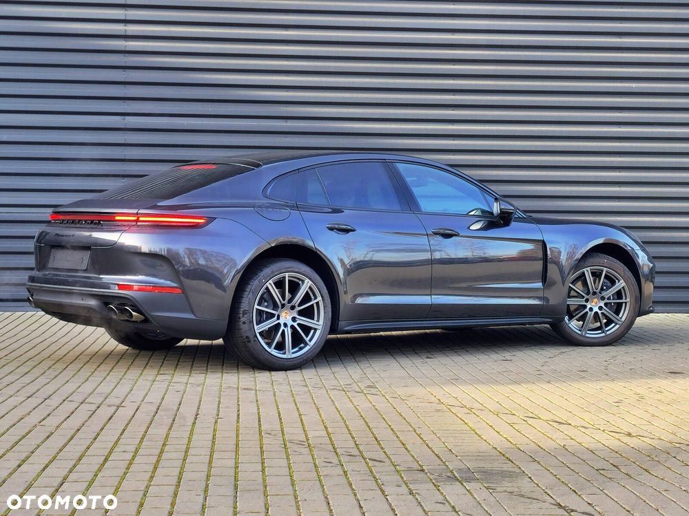 Porsche Panamera - 4