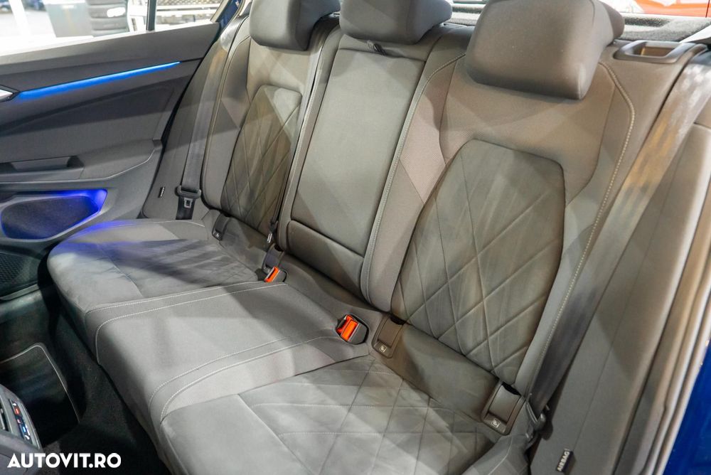 Volkswagen Golf - 22