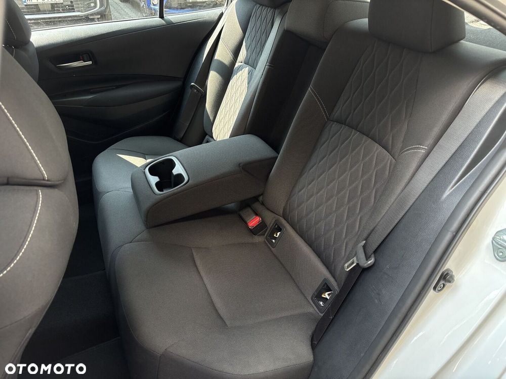 Toyota Corolla - 32