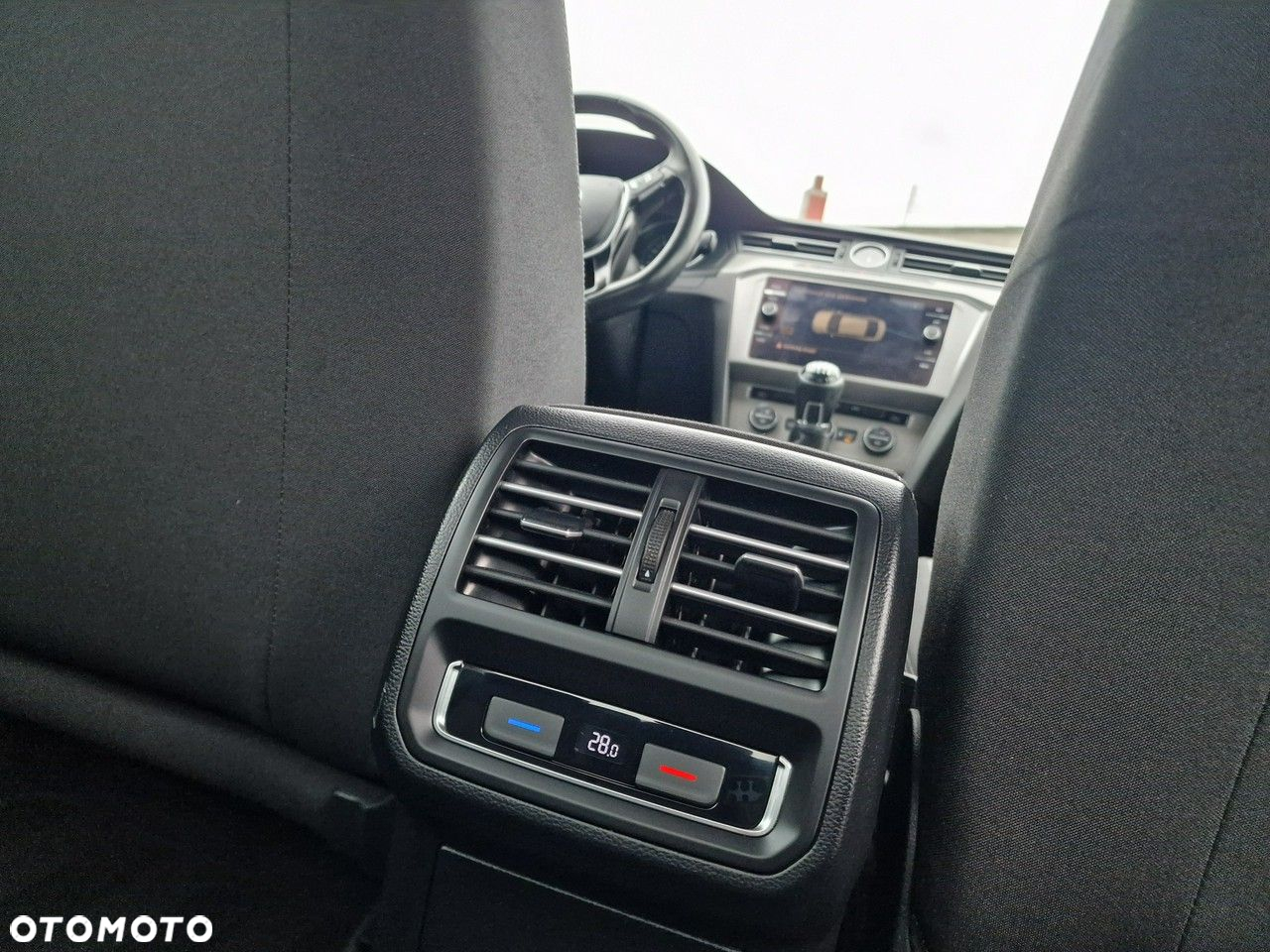Volkswagen Passat - 36