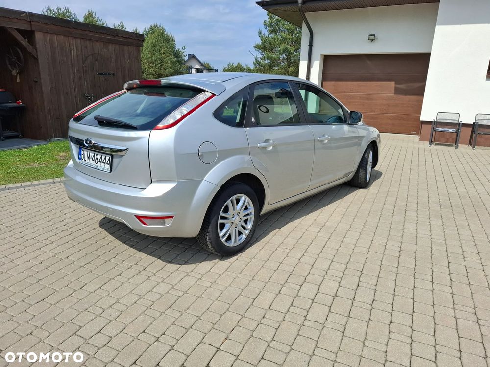 Ford Focus 2.0 TDCi Ghia DPF - 2