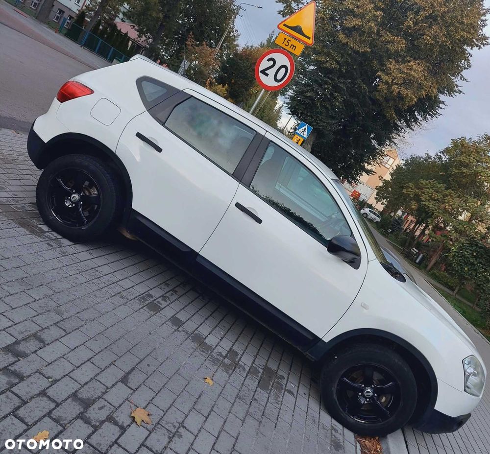 Nissan Qashqai - 1
