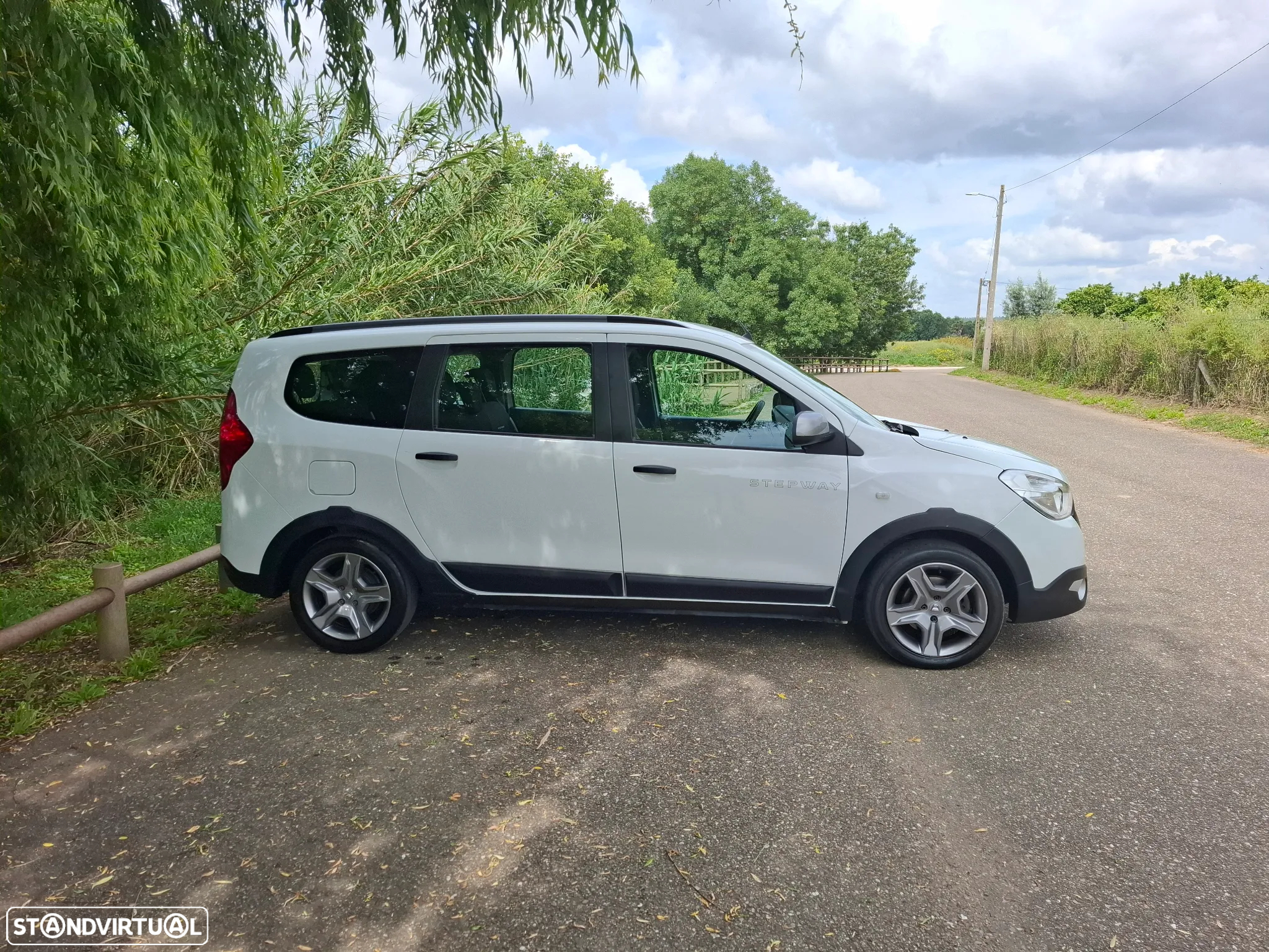 Dacia Lodgy 1.5 Blue dCi Stepway 7L - 3