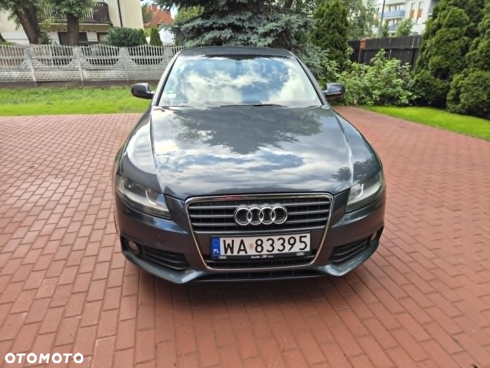 Audi A4 Limousine - 1