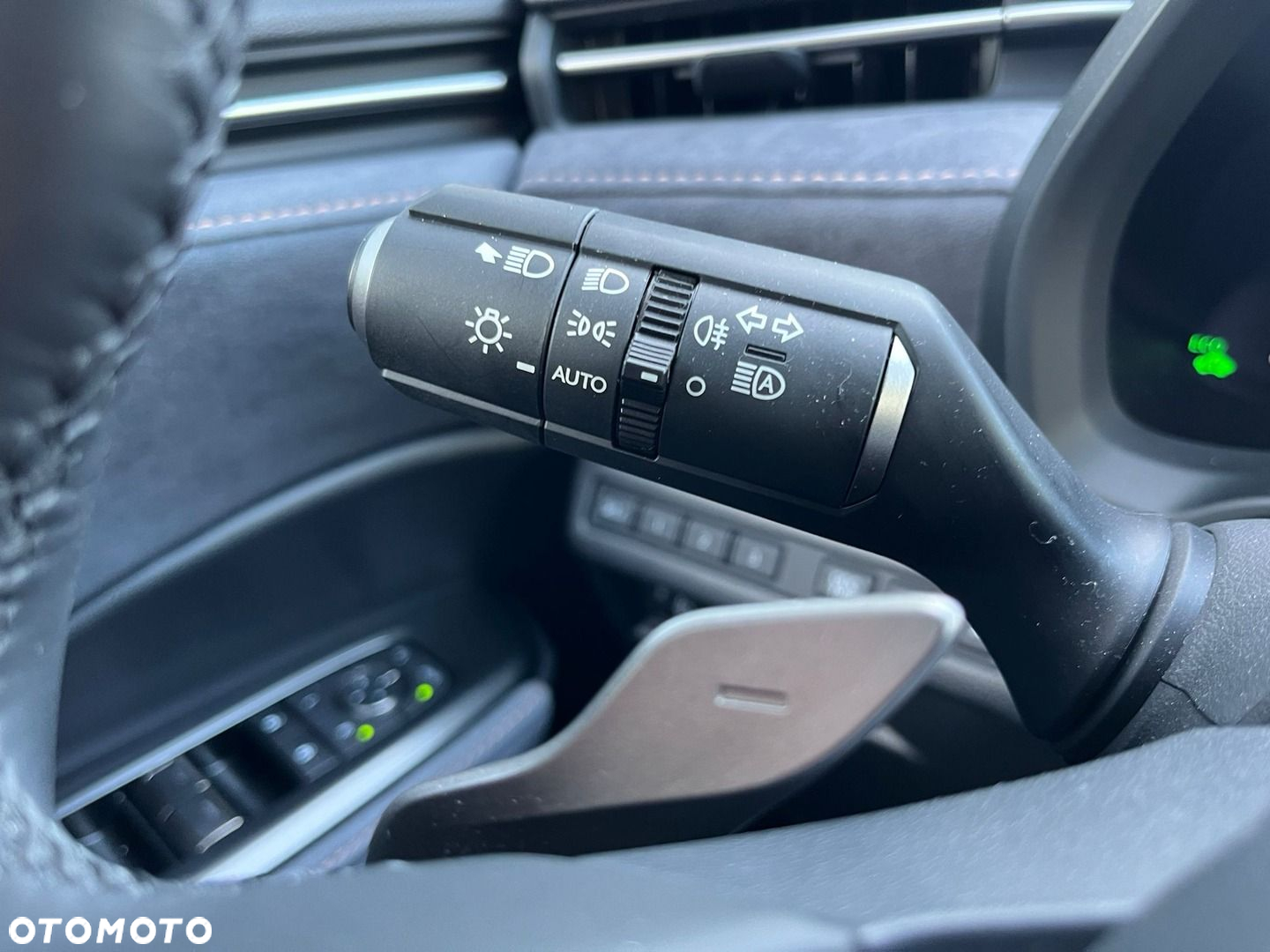 Lexus LBX 1.5 Hybrid Cool AWD - 32