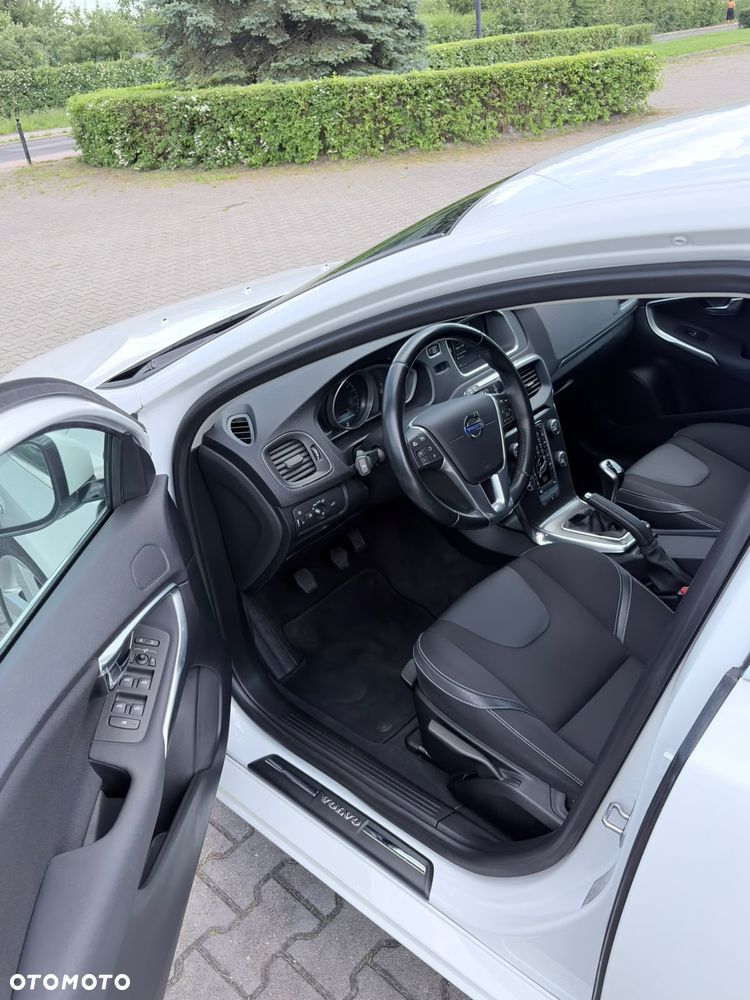 Volvo V40 T3 R-Design Momentum - 19