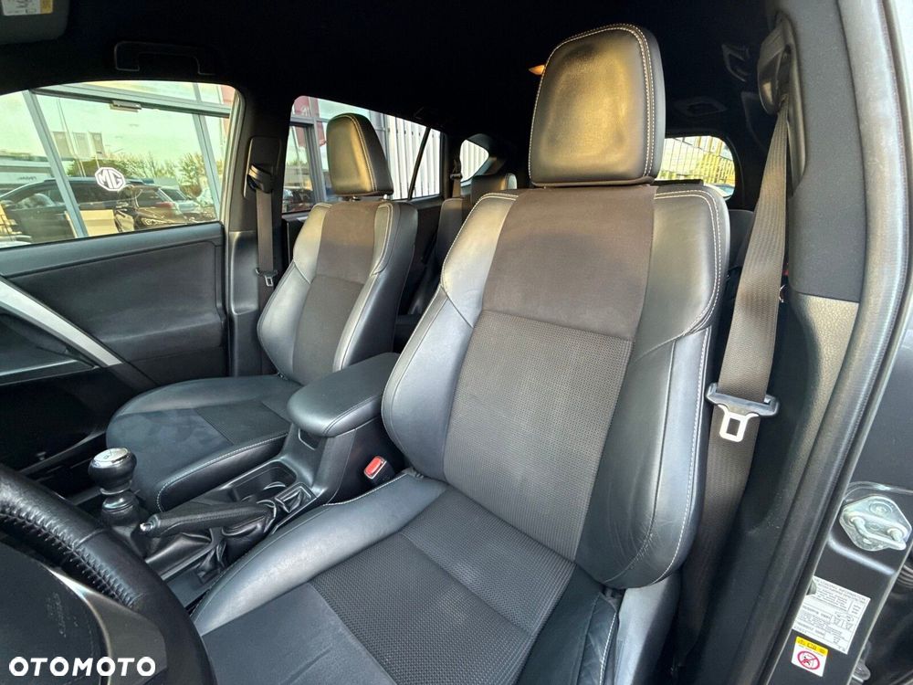 Toyota RAV4 2.0 D-4D Prestige 4x2 - 12